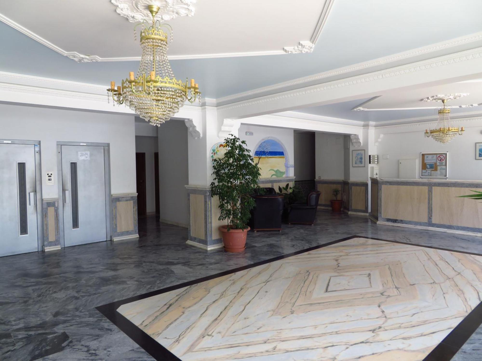 Apartamentos Carolino Monte Gordo Eksteriør bilde